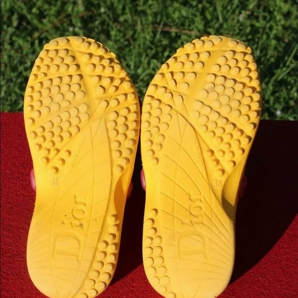 ⭐️SOLD⭐️Christian Dior pool slides - Picture 4 of 5